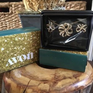 Avon Iconic Bow Necklace and Earring Set
